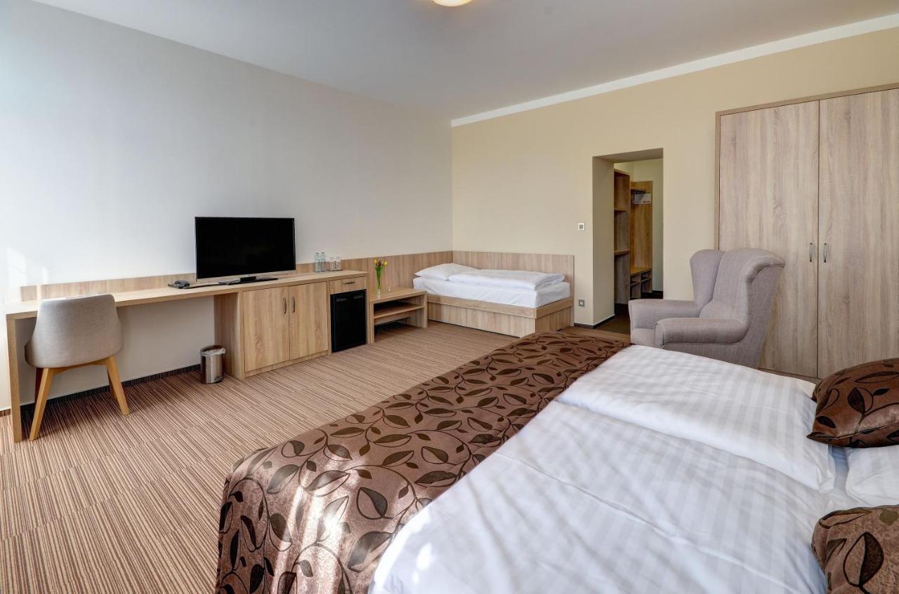 Hotel Gtc 3* Superior Bilovec Екстер'єр фото